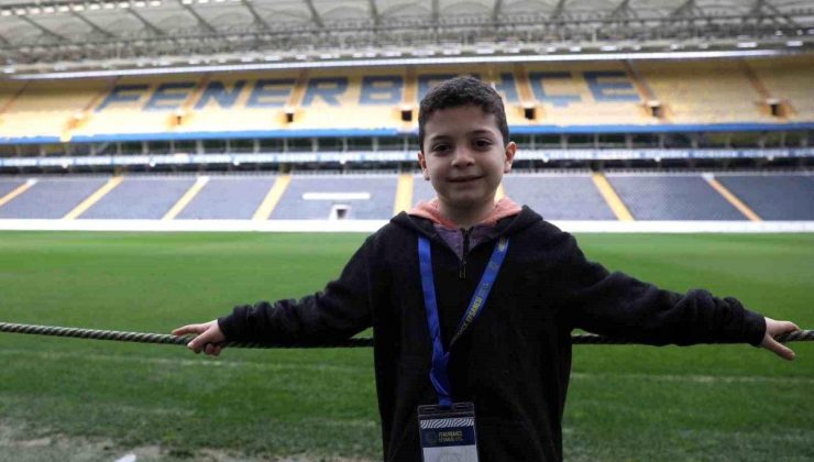 Fenerbahçe, depremzede Kuzey Koşar ve ailesini Ülker Stadı’nda ağırladı