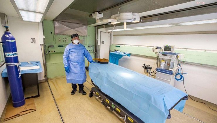 İzmir Büyükşehir Belediyesi Hatay’da Taşınabilir Ameliyathaneli Sahra Hastanesi Kurdu