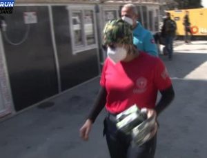 Sıhhat Bakanlığı takımlarından enkazda çalışanlara “maske” uyarısı