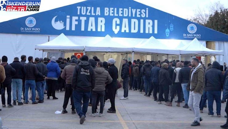 Tuzla Belediyesi’nin Kırıkhan ve Tuzla’daki çadırlarında birinci iftar yapıldı