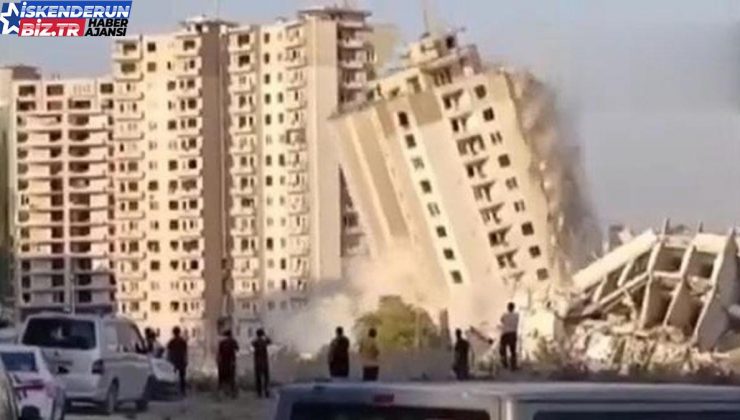 Hatay’da sarsıntıda ağır hasar alan 16 katlı rezidans dinamitle yıkıldı