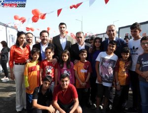 Galatasaray Spor Kulübü Lideri Dursun Özbek ve Adnan Polat, Hatay’da depremzedeleri ziyaret etti