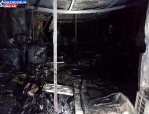 Hatay’ın Samandağ ilçesinde prefabrik meskende çıkan yangında 2 kişi hayatını kaybetti