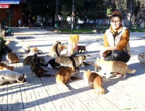 Hatay’ın Gürcistanlı gelini depremzedelerin sokak hayvanlarına umut oldu