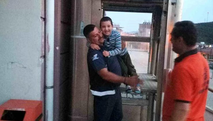 Belen’deki okulda engelli asansöründe mahsur kalan çocuk kurtarıldı