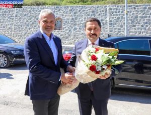 Hatay Valisi Mustafa Masatlı, Büyükşehir Belediye Başkanı Mehmet Öntürk’ü ziyaret etti