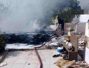 Hatay’ın Reyhanlı ilçesinde çadır yangını söndürüldü