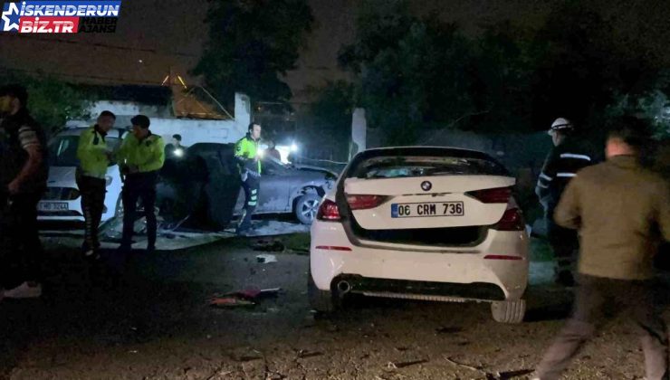İskenderun’da park halindeki araçlara çarpan araba şoförü kaçtı
