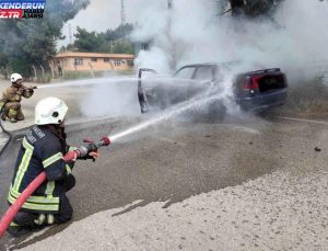 İskenderun’da araç yangını itfaiye takımları tarafından söndürüldü